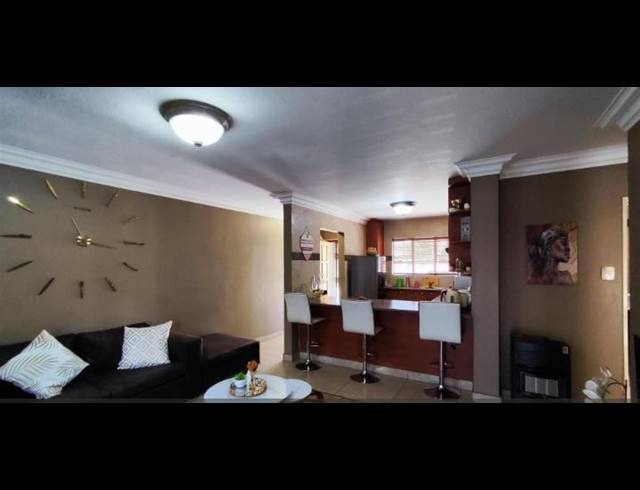 2 BEDROOM APARTMENT FOR SALE IN VAN DYK PARK